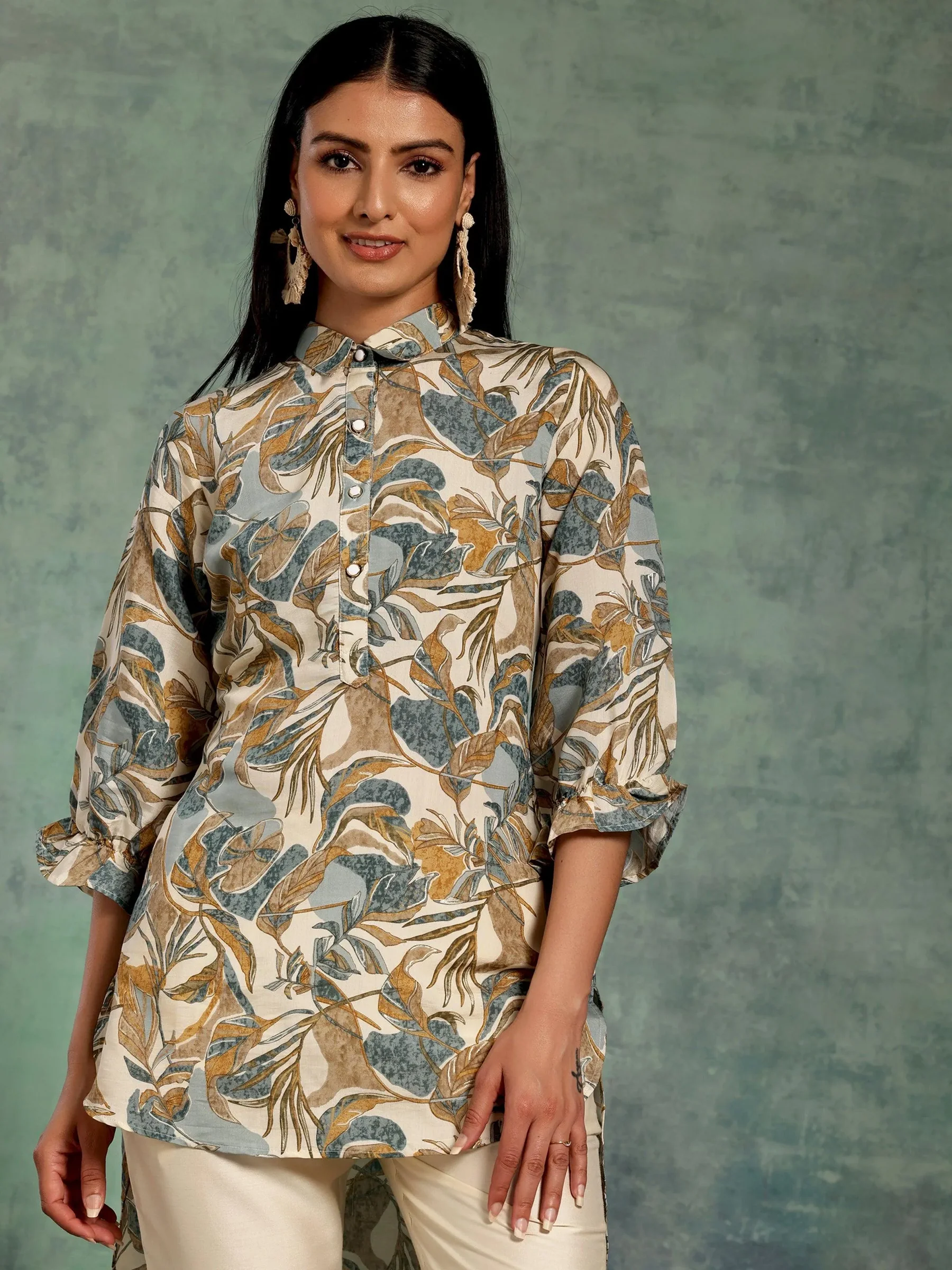 6_f6ce5067-daa4-4b66-a205-ac6d48dd8880.webp Beige Printed Silk Blend A-Line Kurti - Image 1